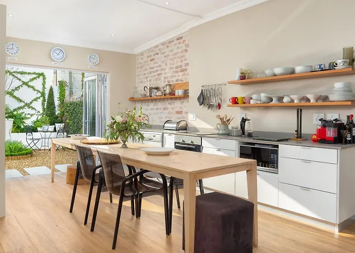 Central Claremont garden apartment
